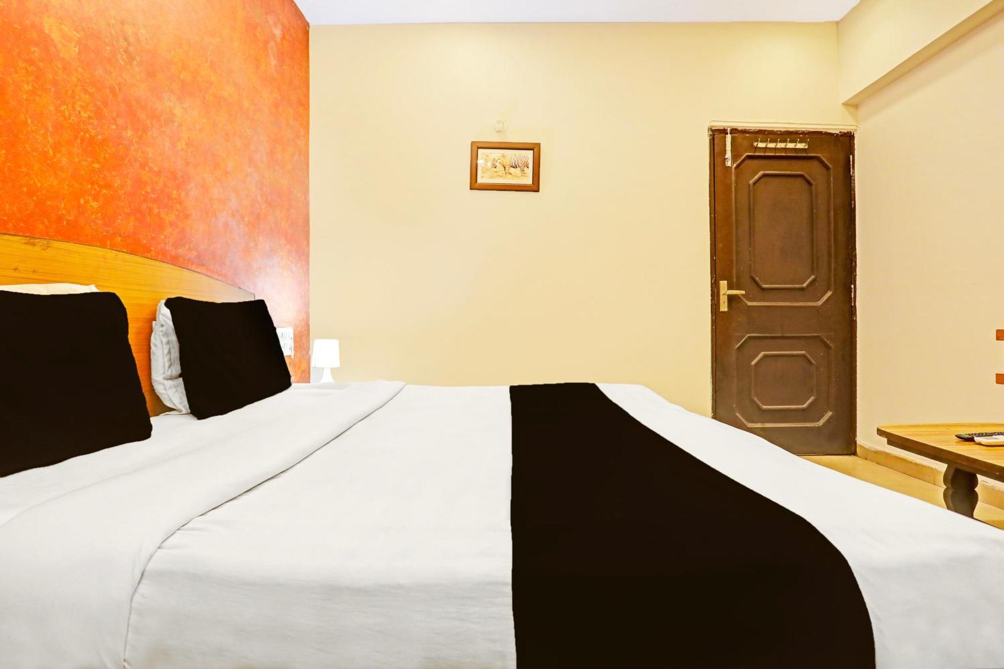 Super Hotel O Jaistambh Chowk Formerly Guru Kirpa Rāipur Екстериор снимка