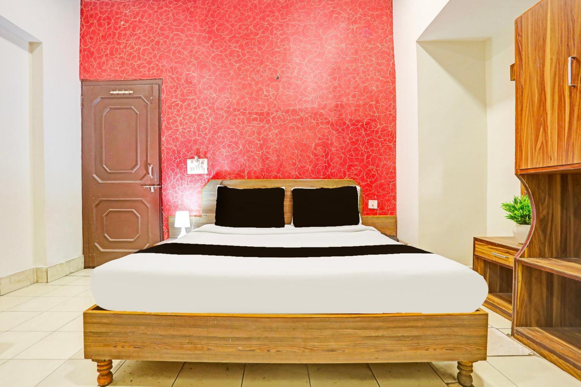Super Hotel O Jaistambh Chowk Formerly Guru Kirpa Rāipur Екстериор снимка