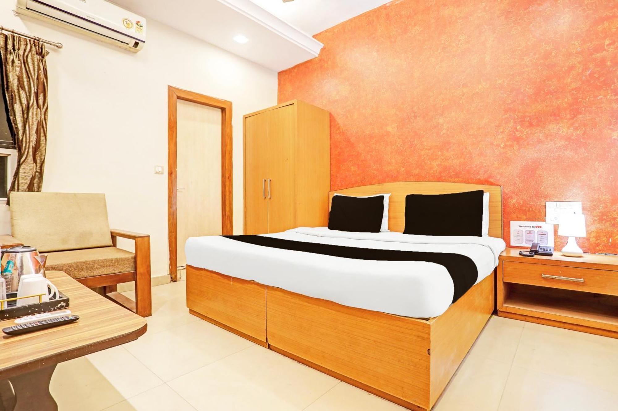 Super Hotel O Jaistambh Chowk Formerly Guru Kirpa Rāipur Екстериор снимка
